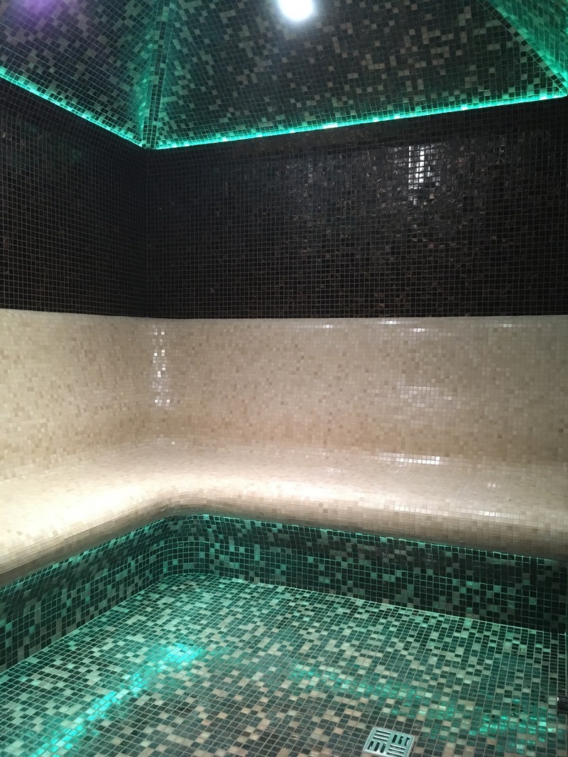 парная в теннисном клубе Хамам в теннисном клубе Арена Дискавери