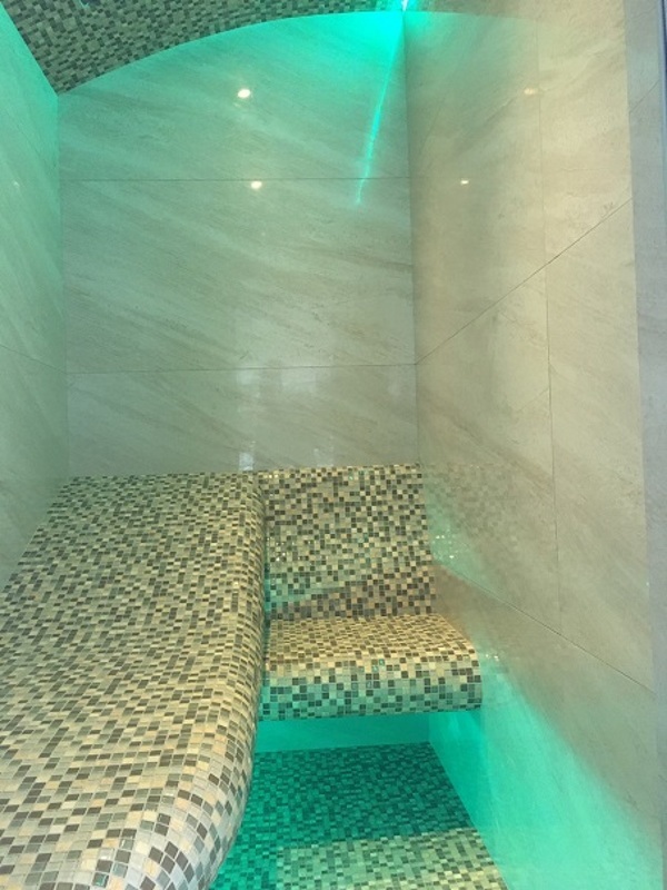 Уютный хамам в квартире Шикарная мозаика